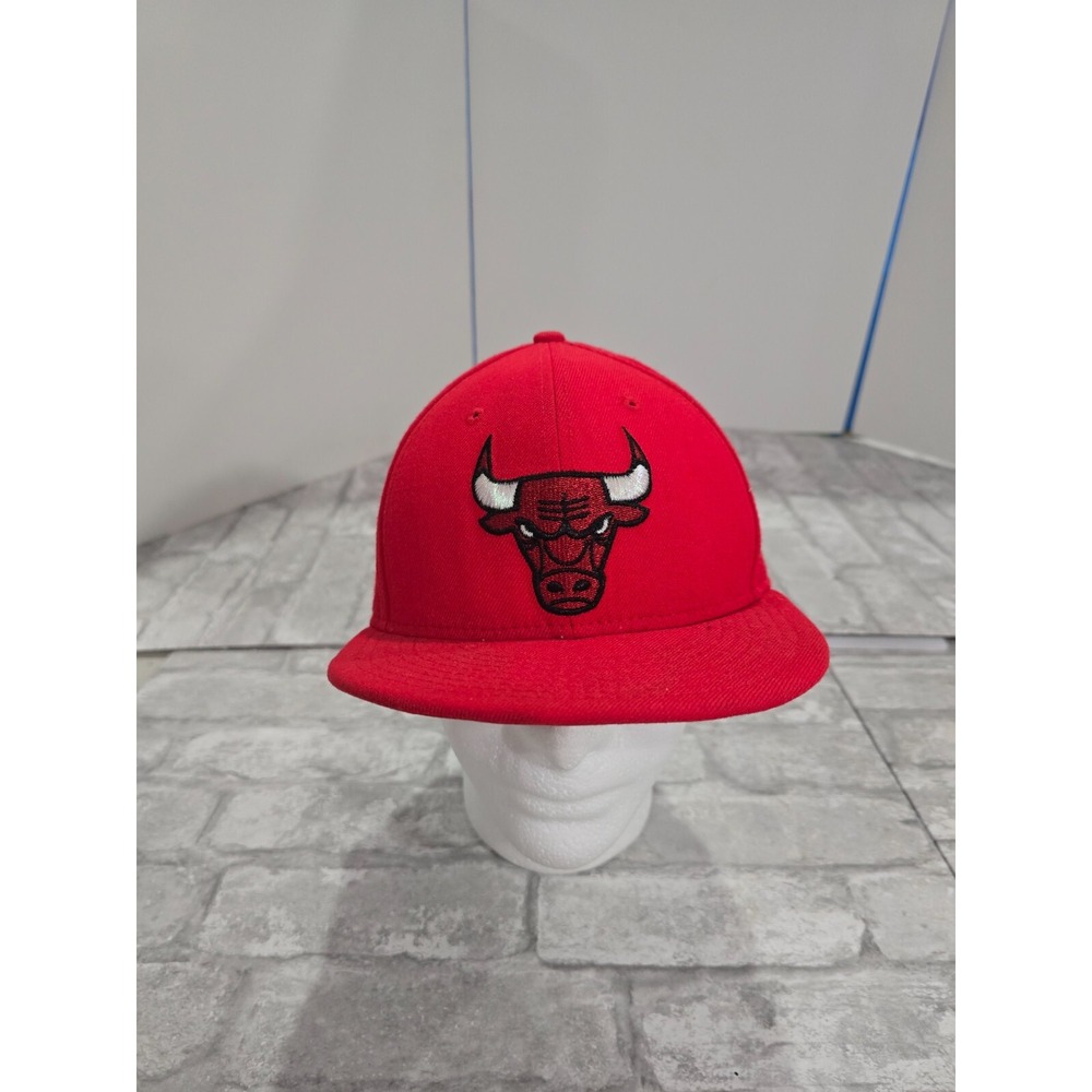 New Era 9Fifty Chicago Bulls Core Classic Logo Red Black Bred Snapback Hat